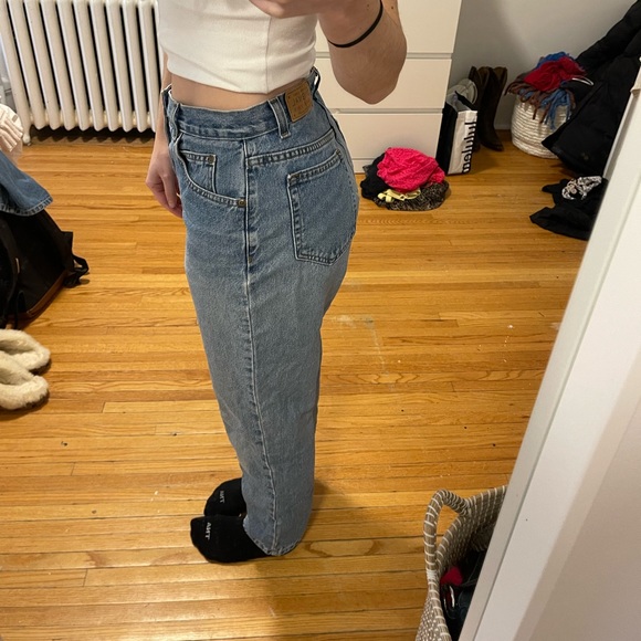 Midwash Mom Jeans - Picture 2 of 5